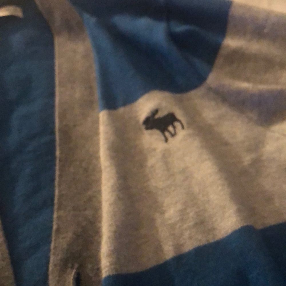 Sweater - Picture 2 of 4